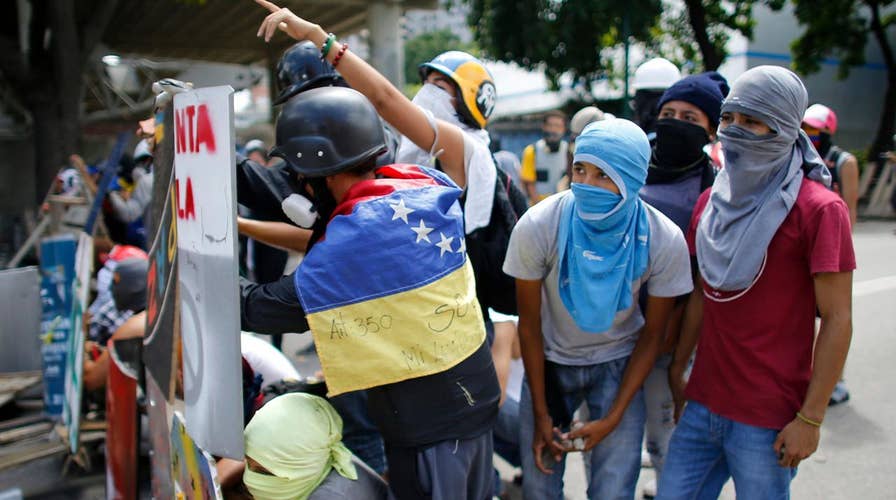 US orders Americans to leave Venezuela