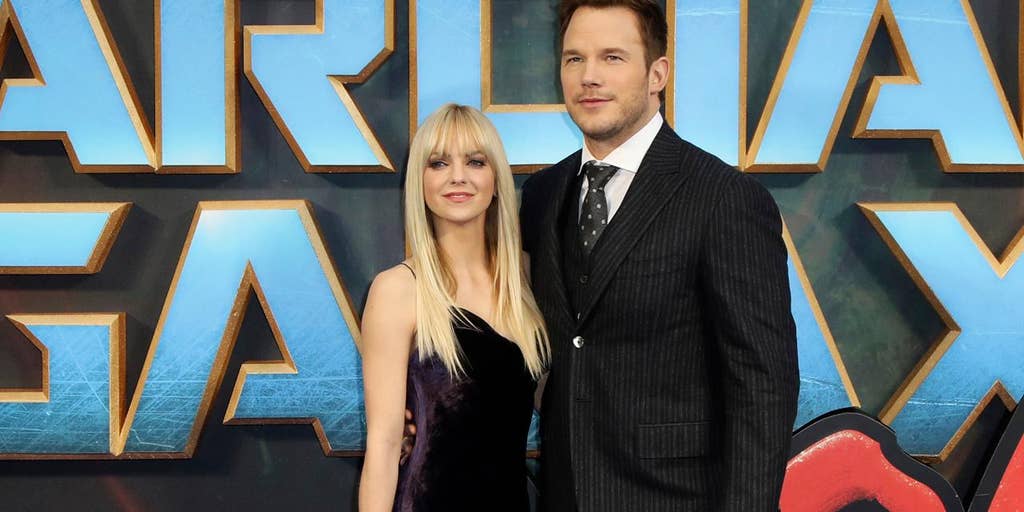 anna faris home