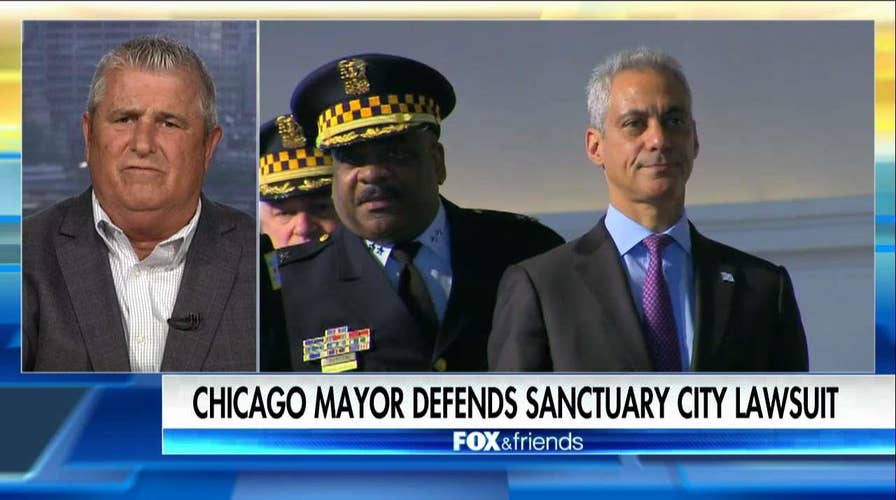 Chicago police officer ret. on sanctuary city