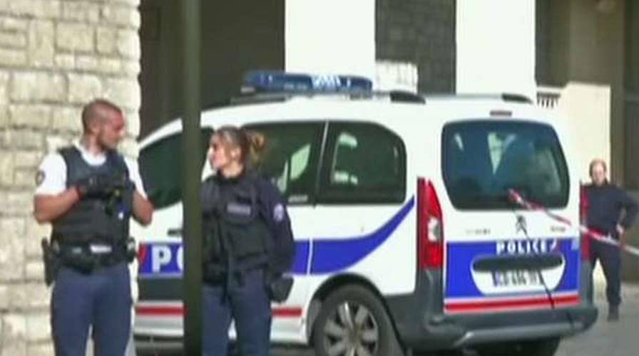 Terror eyed in Paris vehicle attack that injured 6 soldiers