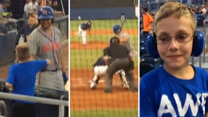 Mom predicts home run after Tebow greets her autistic son