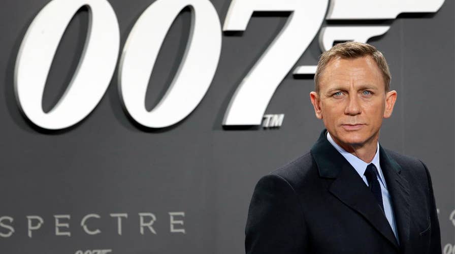 Daniel Craig announces he will return as James Bond