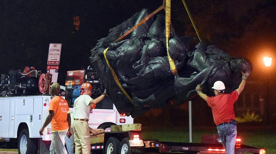 Baltimore removes Confederate statues