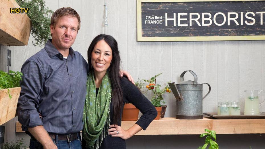 The Fixer Upper Silos Are Quickly Becoming Times Square Of Fixer Upper Chip And Joanna Turn Waco Into Hot Spot