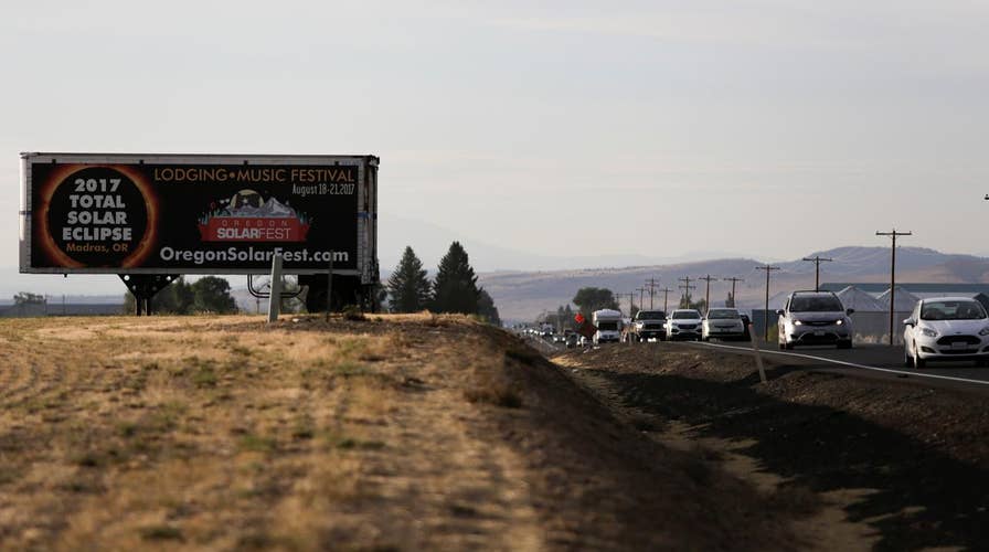 Thousands of eclipse viewers flock to Madras, Oregon