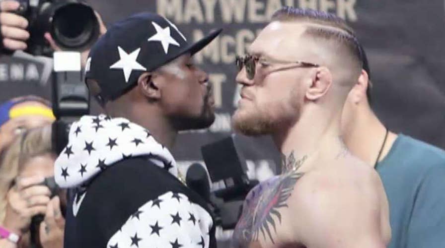 Oscar De La Hoya talks McGregor vs. Mayweather