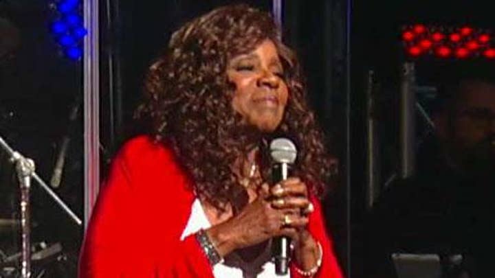 Gloria Gaynor performs 'I Will Survive'