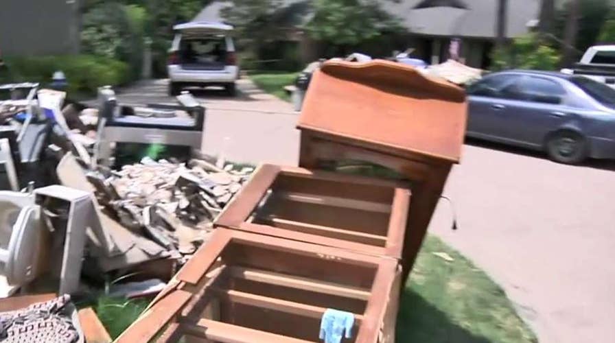 Harvey victims face new problem: 'pickers'