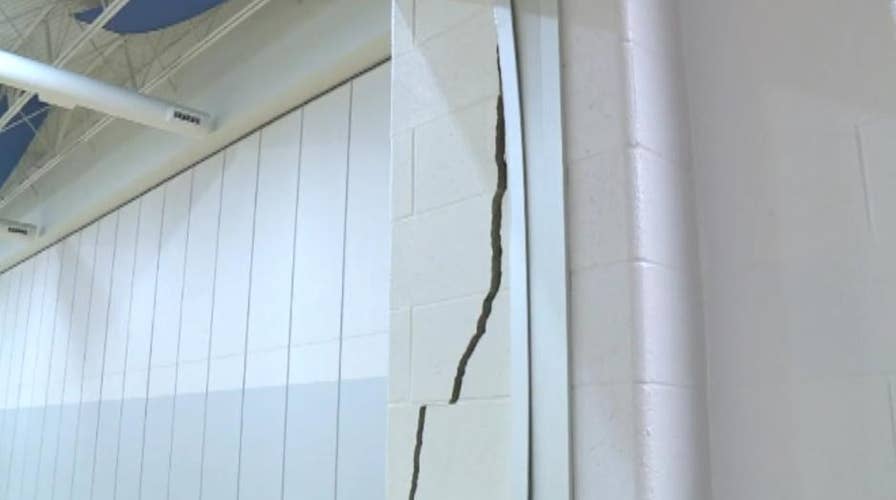 Classes cancelled when Illinois school starts to sink