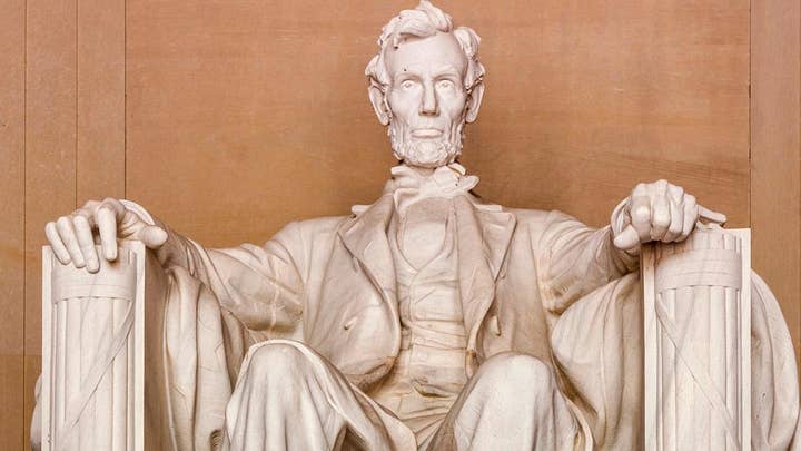 Lincoln Memorial vandalized again, police say 