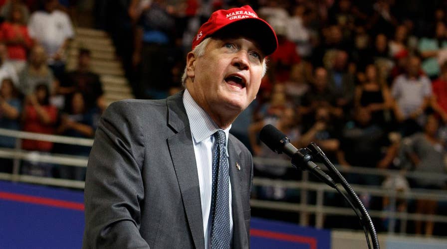 WH makes final push for Strange on eve of Alabama runoff