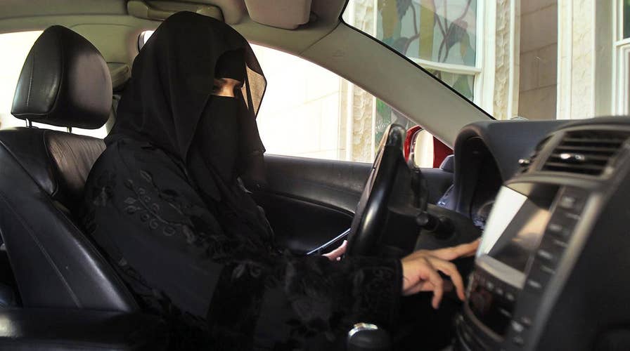 Saudi Arabia agrees to let women drive