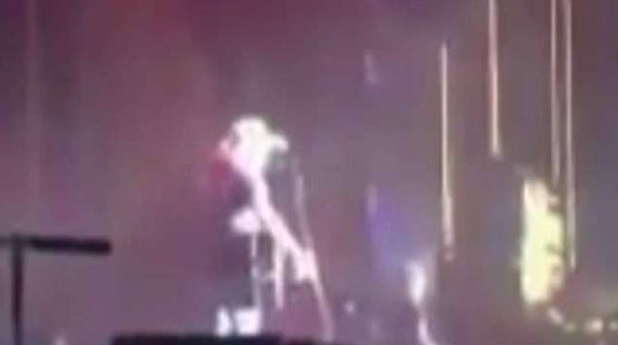 Jason Aldean flees gunfire during concert on Vegas strip