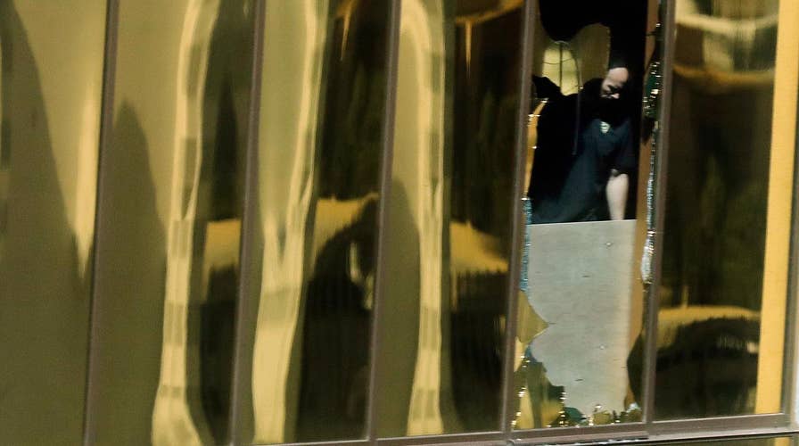 Las Vegas gunman's hotel room resembled an 'armory'