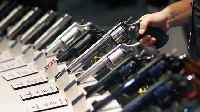Gun debate takes center stage after Vegas shooting