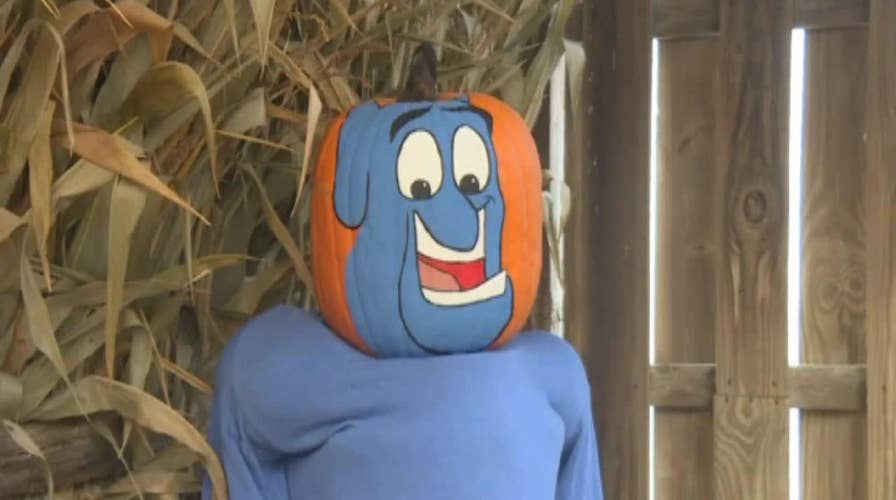 Indiana farm draws crowds with classic characters