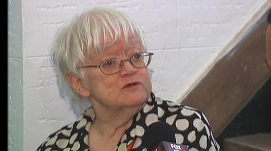 Elderly woman robbed inside Manhattan apartment building