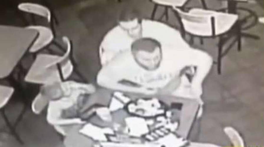 Off-duty cop jumps into action to save choking man