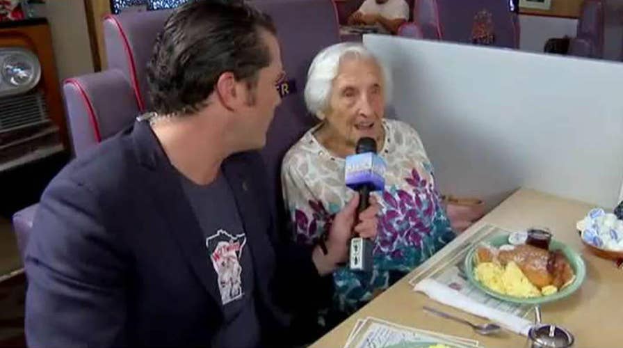 Breakfast with 'Friends': 92-year-old talks Trump presidency