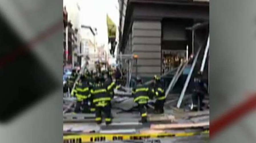 Scaffolding collapses in New York City