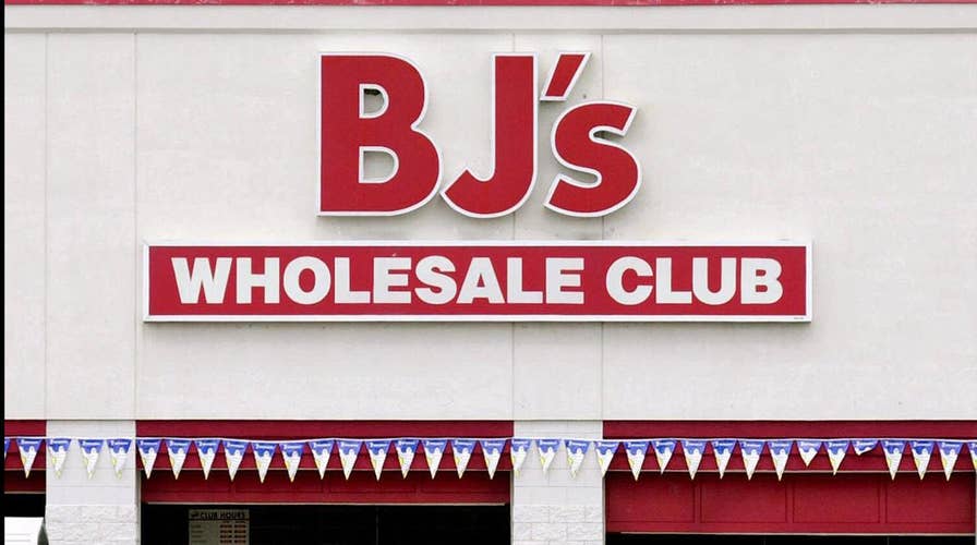 Should more businesses choose to close on Thanksgiving?