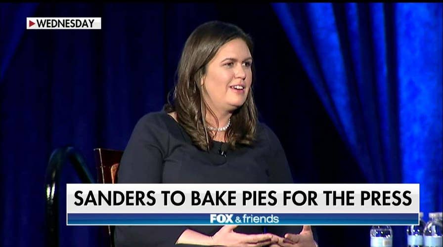 Sarah Sanders says she'll bake pies for reporters.