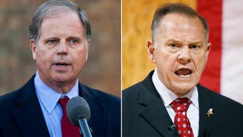ӣ����Ƶ Poll:  Enthused Democrats give Jones lead over Moore in Alabama