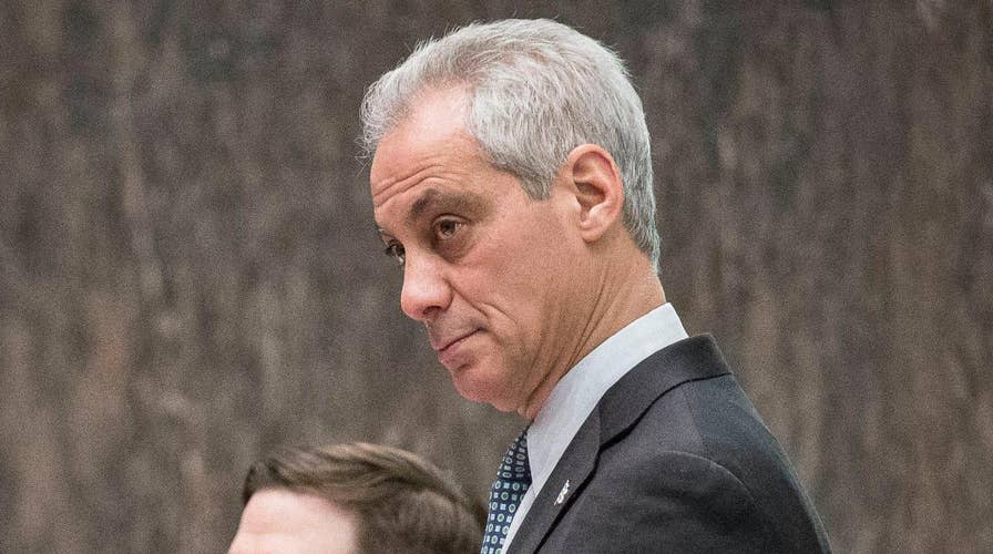 Emanuel rolls out ID for Chicago's 'undocumented'
