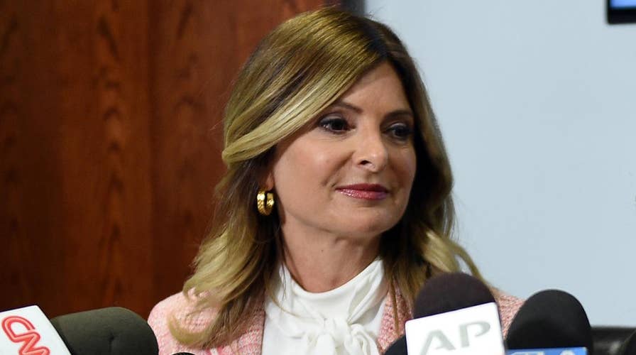Did attorney Lisa Bloom break campaign finance laws?