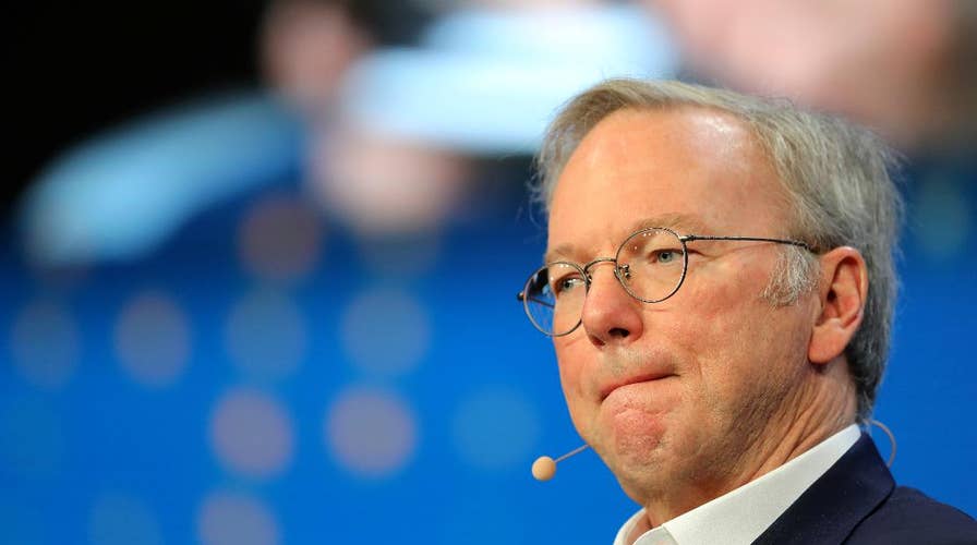  Google’s Eric Schmidt steps down as questions of timing grow