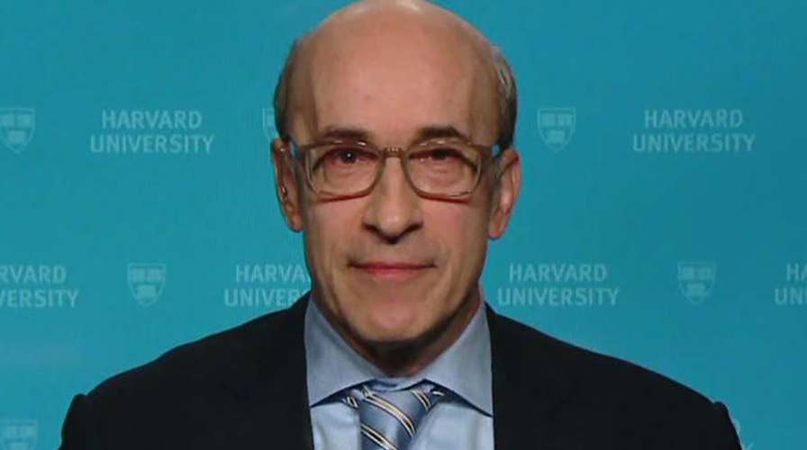 Tucker takes on economist who claims it's time to ditch cash