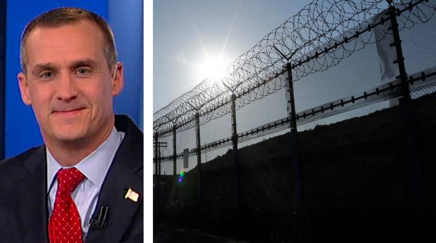 Lewandowski: Border wall was hallmark of Trump campaign