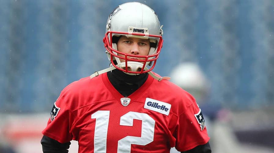 Tom Brady injures throwing hand ahead of AFC Championship