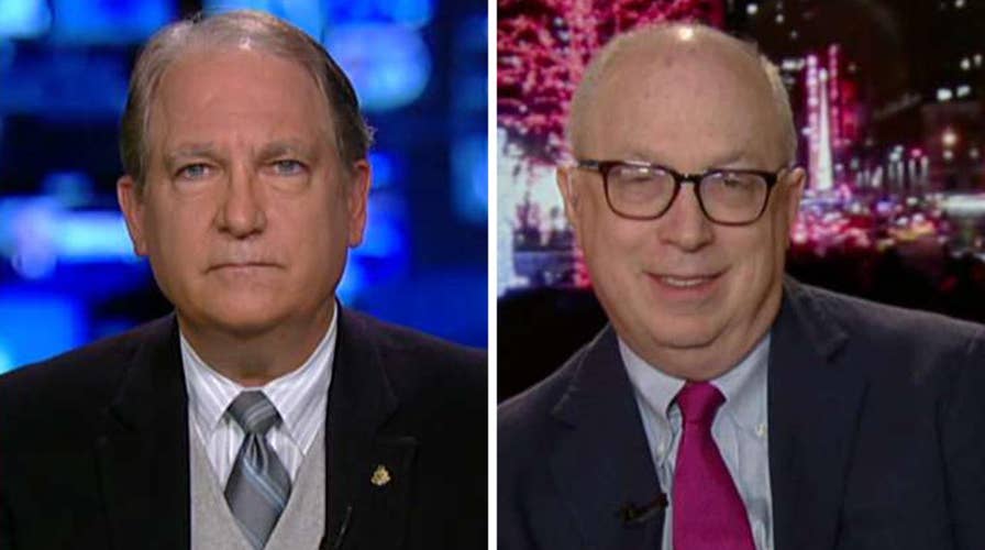 Fmr Bush and Clinton advisors react to 'Scandalous.'