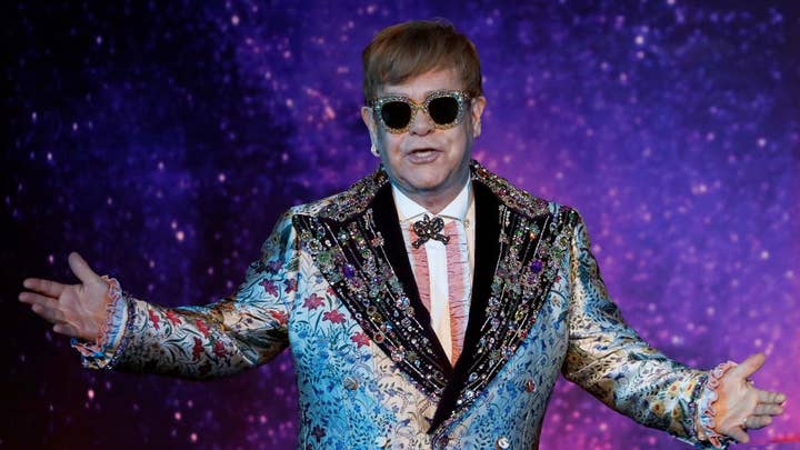 Elton John announces farewell tour