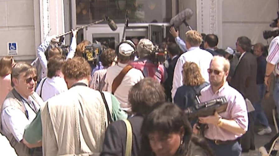 'Scandalous' preview: Paula Jones's lawyers file suit