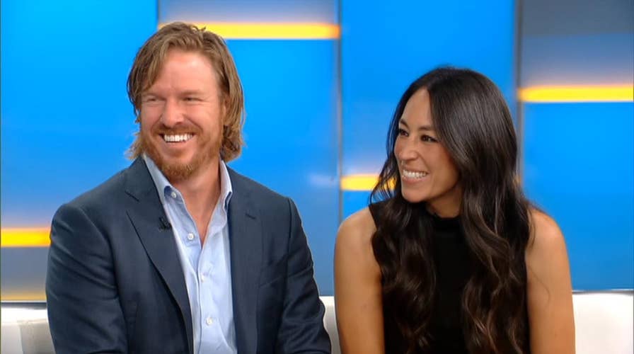 Fixer Upper' Star Joanna Gaines Shuts Down the 'Tonight Show' in