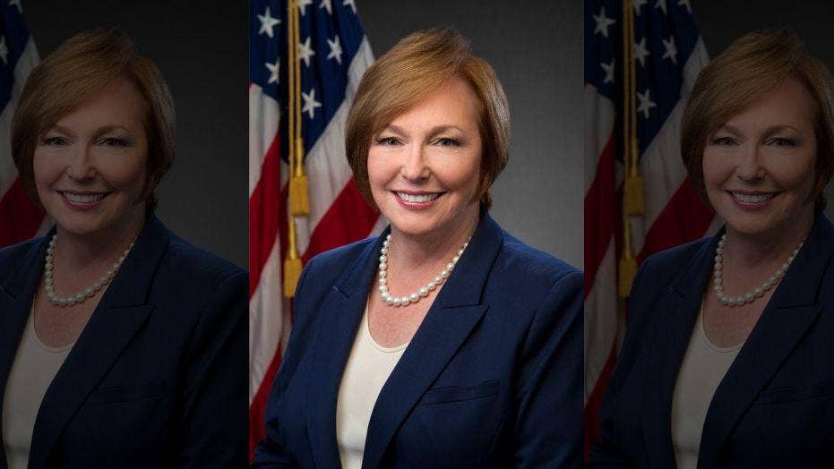 pic Cdc Director Resigns cdc director resigns over conflicts of