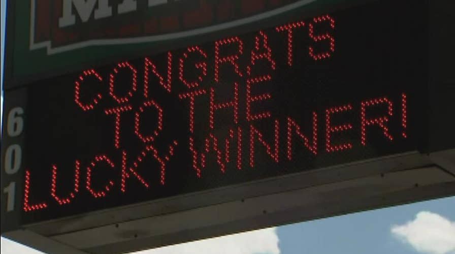 $560 million Powerball winner fights to remain anonymous