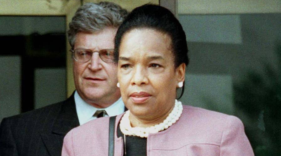 'Scandalous' preview: President Clinton summons Betty Currie