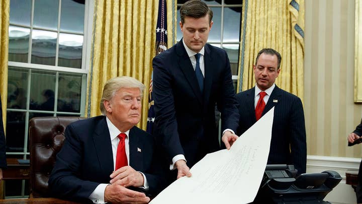 WH faces criticisms over response to Rob Porter allegations