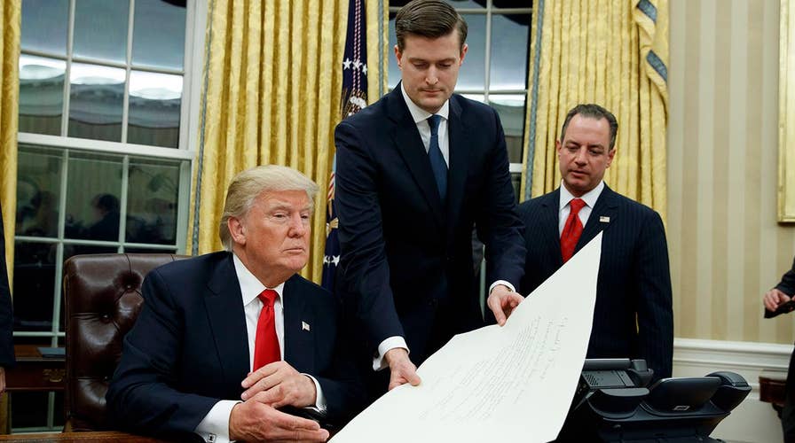 WH faces criticisms over response to Rob Porter allegations
