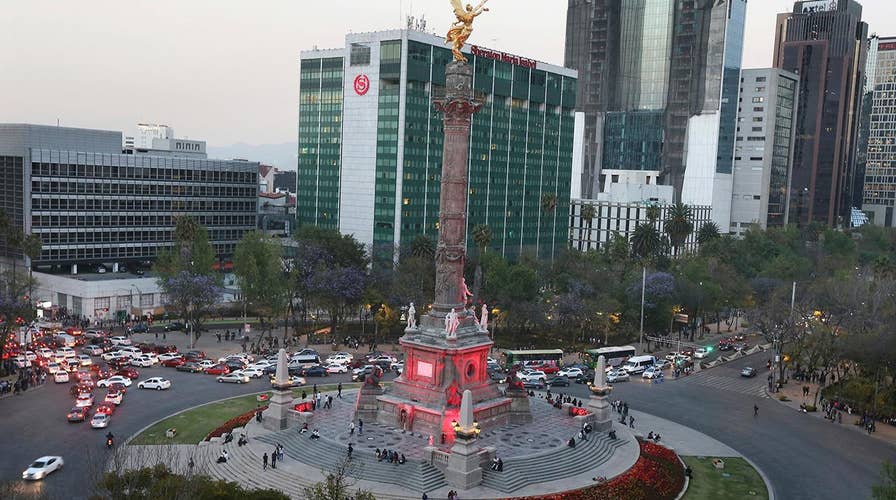 Powerful 7.2 earthquake rocks Mexico