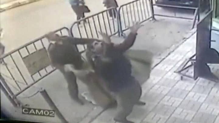 Dramatic rescue: Police catch falling child from third floor
