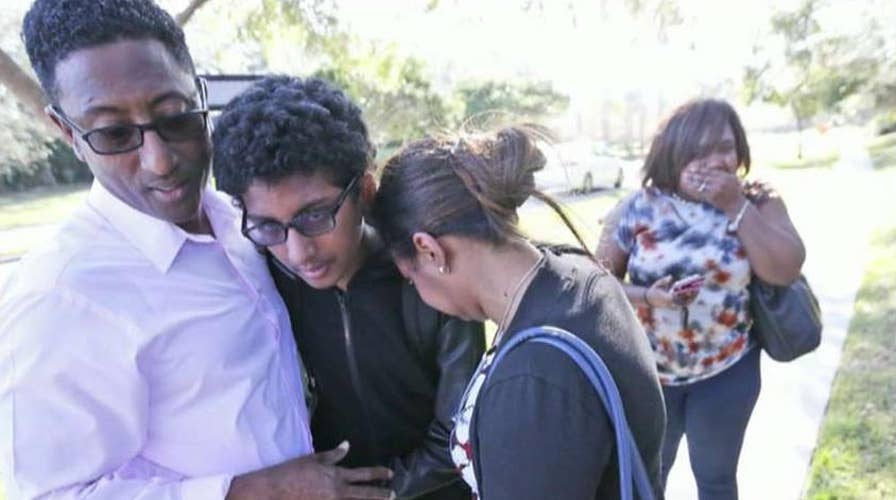 Sources: Deputies told not to enter school without body cams