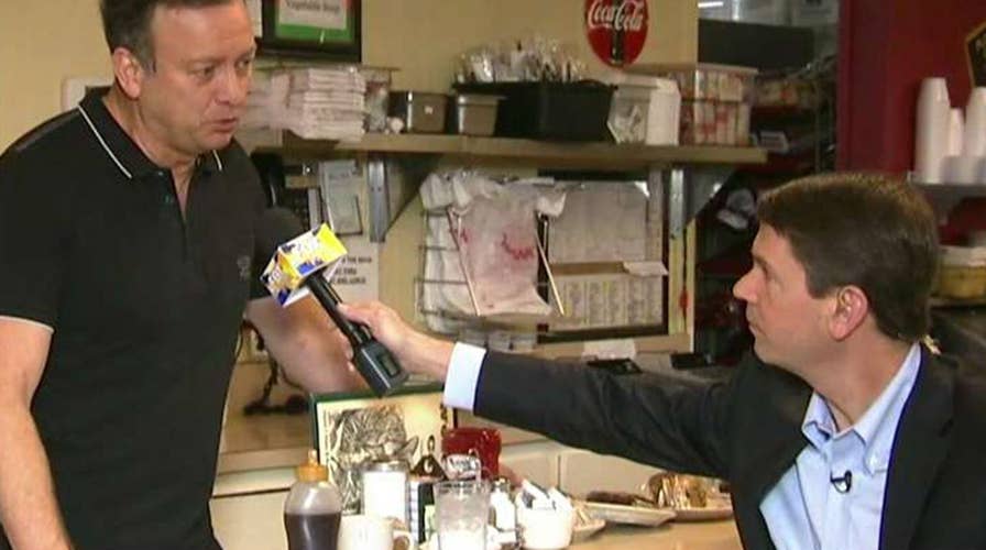 Fox News correspondent Griff Jenkins seeks out Texas voters