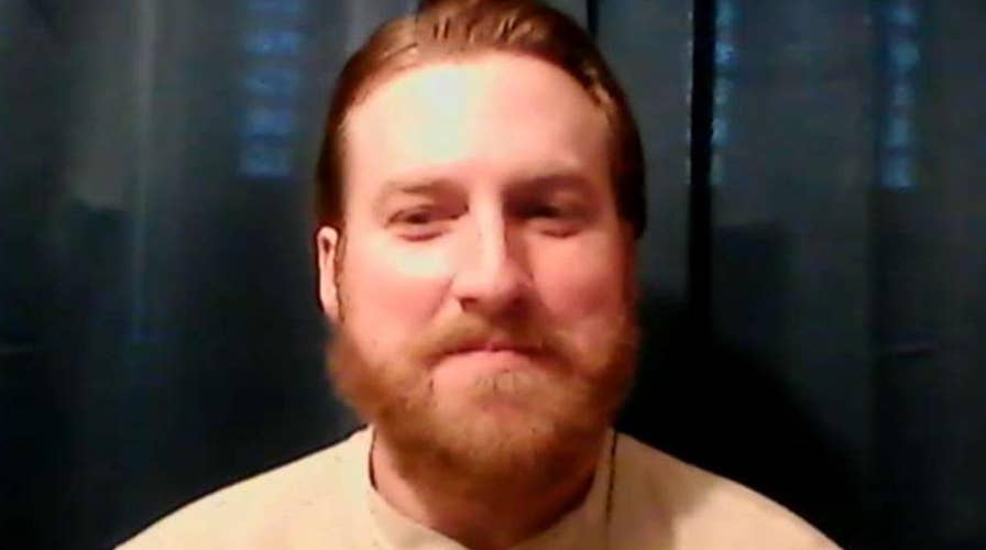 Former Navy sailor reacts after receiving pardon from Trump