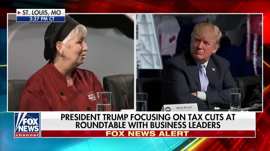Cafeteria Worker Thanks Trump at MO Event