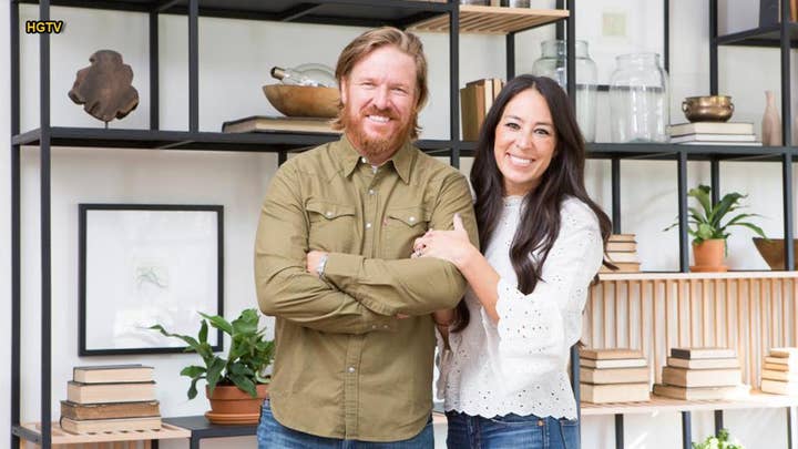 Chip and Joanna Gaines say tearful goodbye to 'Fixer Upper'