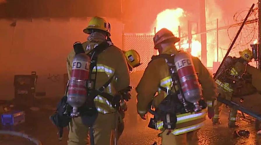 Tenants race to escape apartment building fire